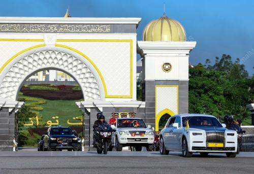ISTIADAT KEBERANGKATAN BALIK YANG DI-PERTUAN AGONG KE-16