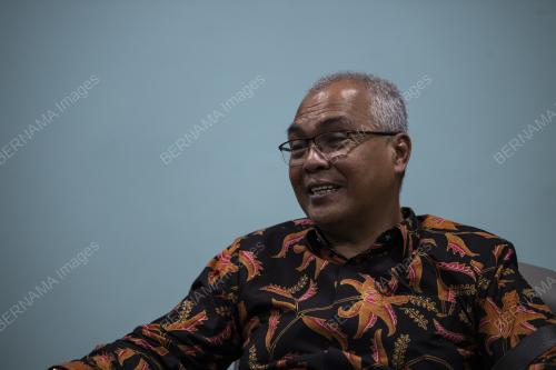 AKHMAD MUNIR