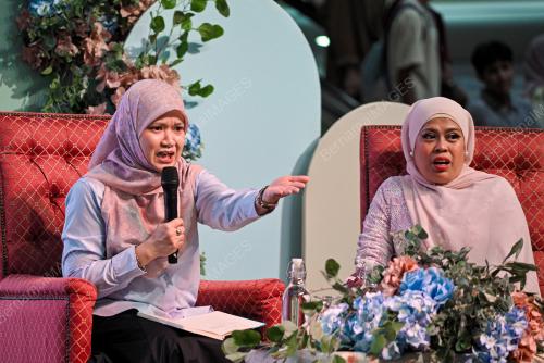 FADHLINA SIDEK