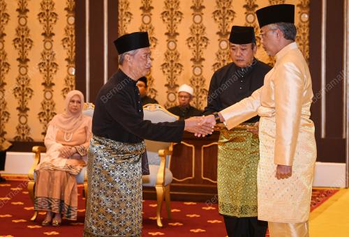 AL-SULTAN ABDULLAH RI'AYATUDDIN AL -MUSTAFA BILLAH SHAH