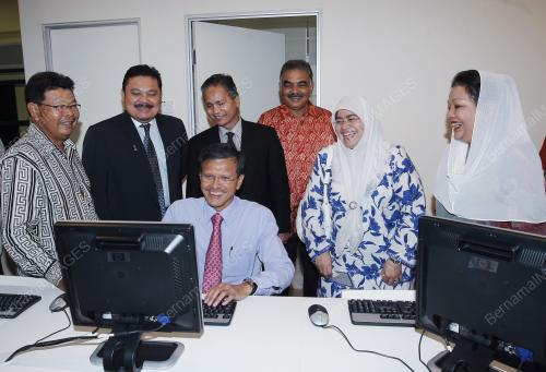 RAJA NONG CHIK RAJA ZAINAL ABIDIN