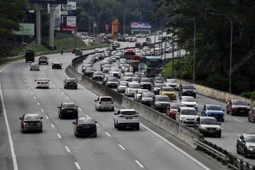 ALIRAN TRAFIK LEBUHRAYA KL-KARAK