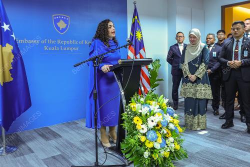 DR VJOSA OSMANI SADRIU
