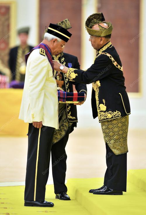 KL37_02062012_AGONG