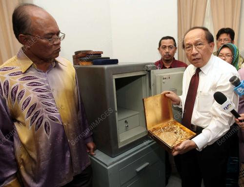 DR RAIS YATIM