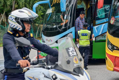 OPERASI BERSEPADU BAS PELANCONGAN