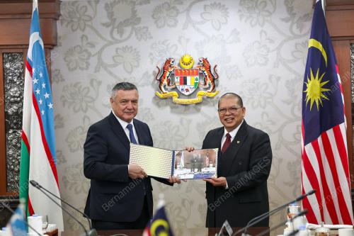 TAN SRI JOHARI ABDUL