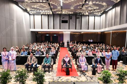DATUK SERI DR WAN AZIZAH WAN ISMAIL