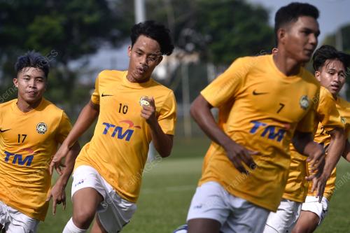 LATIHAN SKUAD BOLASEPAK BAWAH 19 MALAYSIA