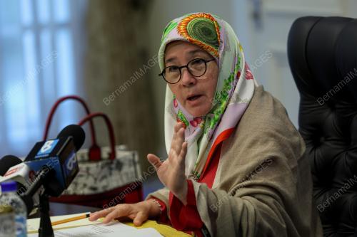 TUNKU HAJAH AZIZAH AMINAH MAIMUNAH ISKANDARIAH
