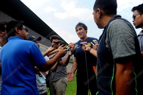KL37_0401216_BOLA_04012016