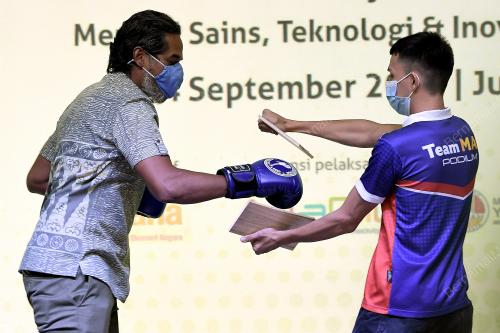 KHAIRY JAMALUDDIN