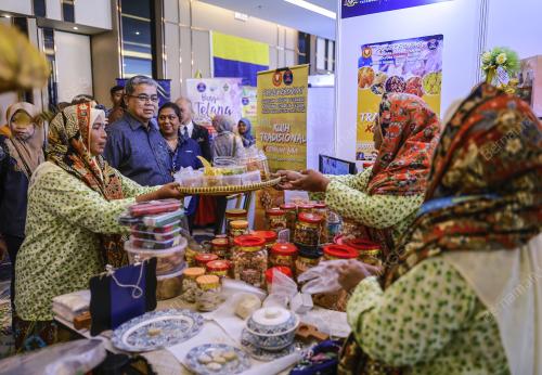 DATUK AARON AGO DAGANG