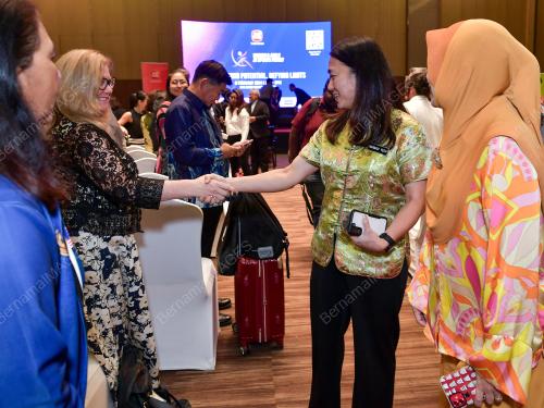 HANNAH YEOH