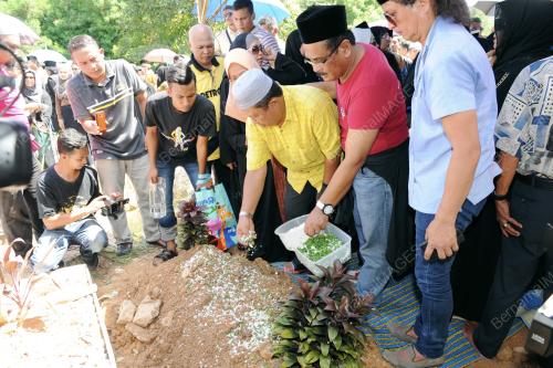 KL37_06052014_AZIZ_KEBUMI