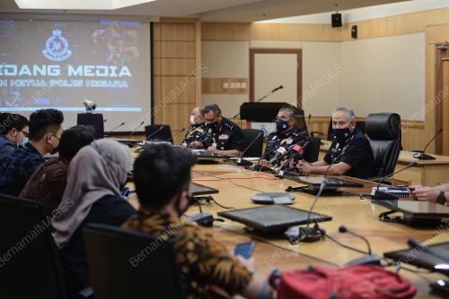 DATUK SERI ACRYL SANI ABDULLAH SANI