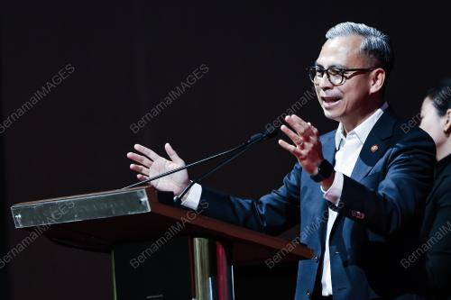 FAHMI FADZIL
