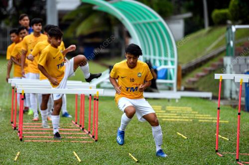LATIHAN SKUAD BOLASEPAK BAWAH 19 MALAYSIA