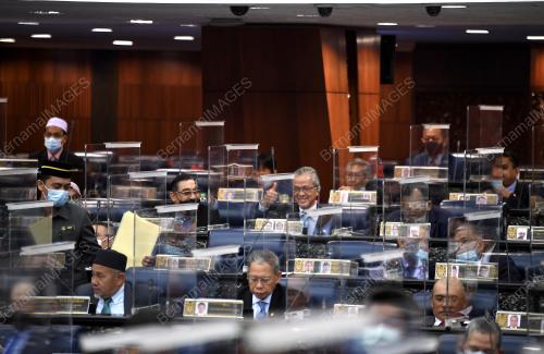 PERSIDANGAN PARLIMEN PENGGAL KETIGA 