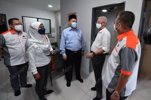 DATUK SERI ISMAIL SABRI YAAKOB