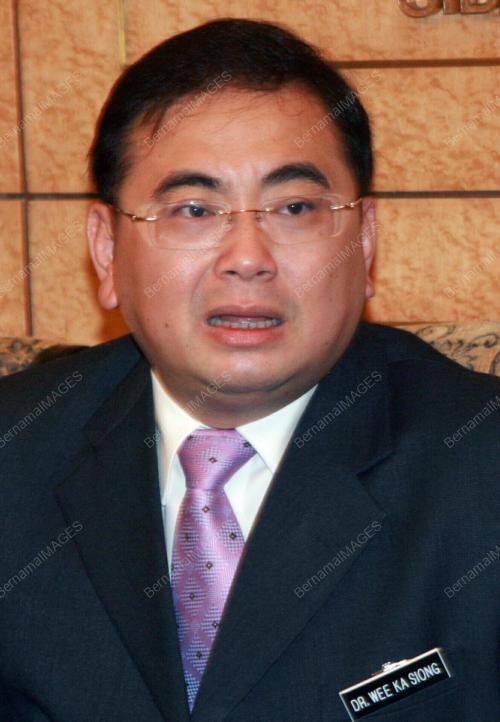 DR WEE KA SIONG