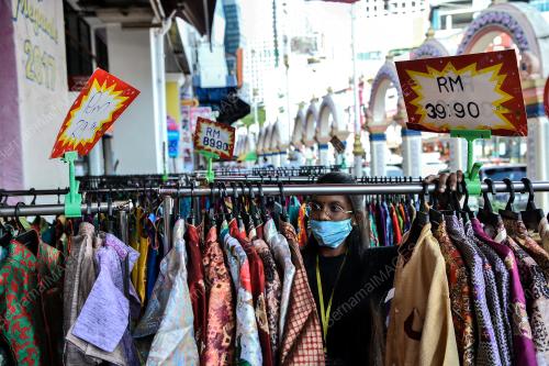 PERSIAPAN AKHIR MENYAMBUT PERAYAAN DEEPAVALI