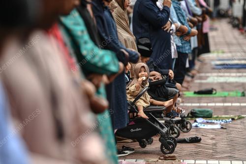 SOLAT AIDILFITRI DI MASJID JAMEK