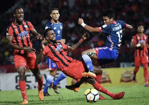 KL37_10082018_BOLA_BN201807314570