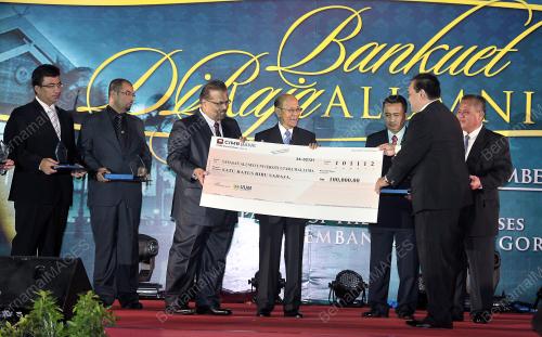KL37_10112012_ALUMNI_UUM
