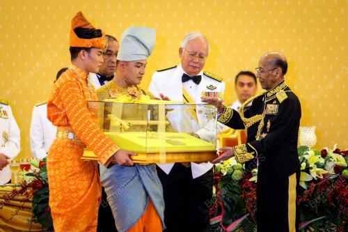 KL37_10122016_AGONG