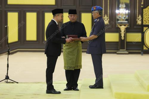 AL-SULTAN ABDULLAH RI'AYATUDDIN AL-MUSTAFA BILLAH SHAH