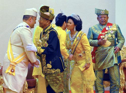KL37_11042012_AGONG_SULTAN