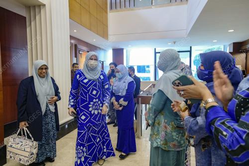 DATUK SERI RINA MOHD HARUN