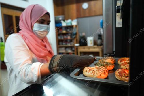 NADIAH SAHIMI