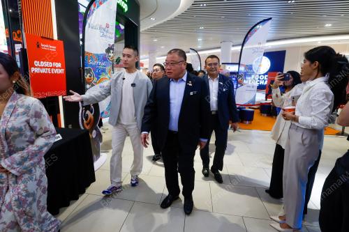 DATUK SERI TIONG KING SING