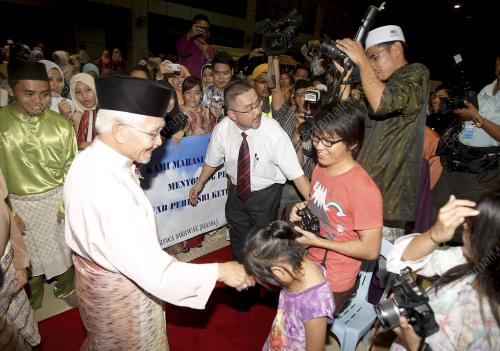 ABDUL TAIB MAHMKUD