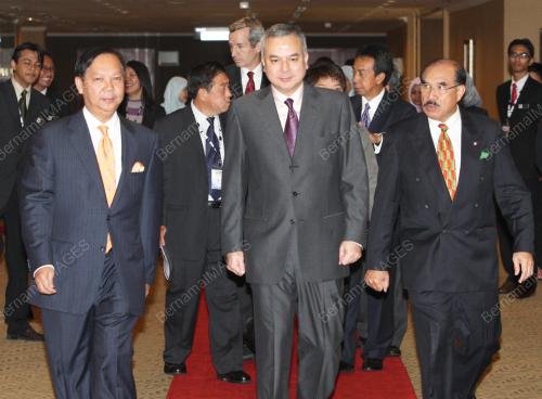 RAJA NAZRIN SHAH
