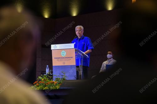 DATUK SERI ISMAIL SABRI YAAKOB