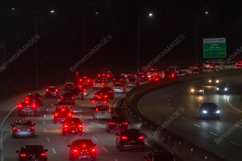ALIRAN TRAFIK LEBUHRAYA KARAK