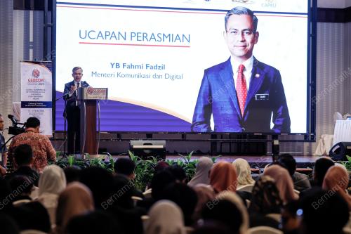 FAHMI FADZIL
