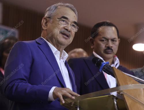 TUN MOHD ALI RUSTAM