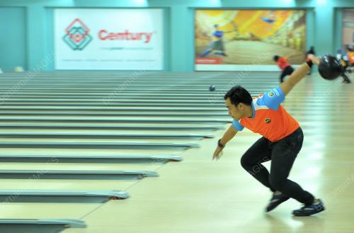 KL37_16032016_BOWLING