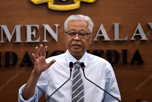 DATUK SERI ISMAIL SABRI YAAKOB