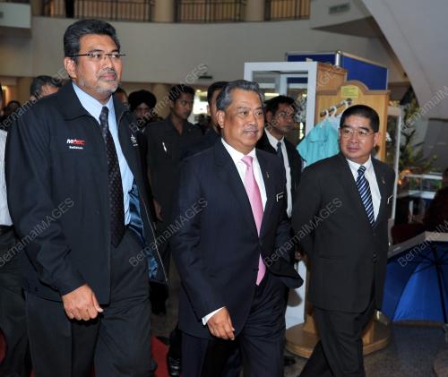TAN SRI MUHYIDDIN YASSIN