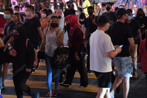 MALAM MINGGU DI BUKIT BINTANG