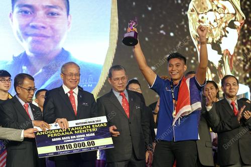 KL37_16112017_TANGAN_BN201711131310