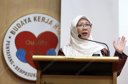 DR ZALIHA MUSTAFA