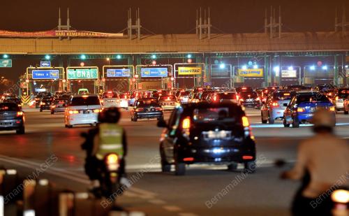 KL37_17082012_TOL_GOMBAK