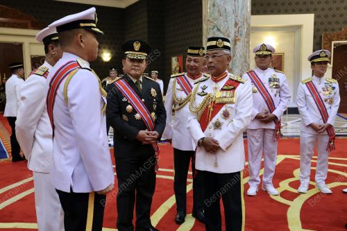 AL-SULTAN ABDULLAH RI'AYATUDDIN AL-MUSTAFA BILLAH SHAH