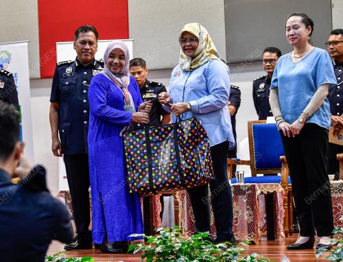 DATUK SERI DR MAIMUNAH MOHD SHARIF